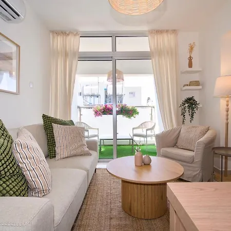 Cosy Charming Balcony